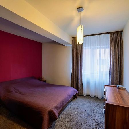 Quiet 3-Room Apt - 2 Parking Spaces - 5 Min Bus Floresti  Ngoại thất bức ảnh