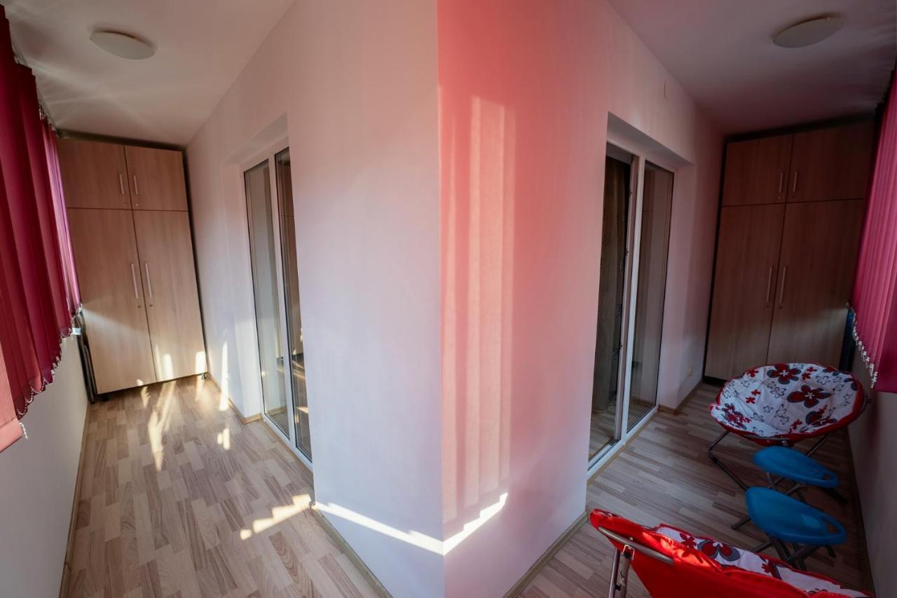 Quiet 3-Room Apt - 2 Parking Spaces - 5 Min Bus Floresti  Ngoại thất bức ảnh