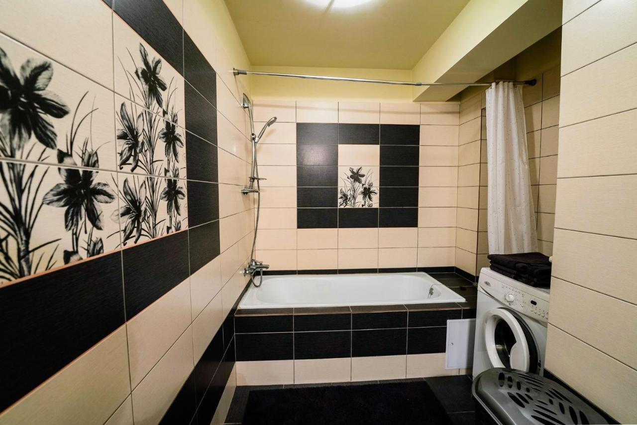 Quiet 3-Room Apt - 2 Parking Spaces - 5 Min Bus Floresti  Ngoại thất bức ảnh