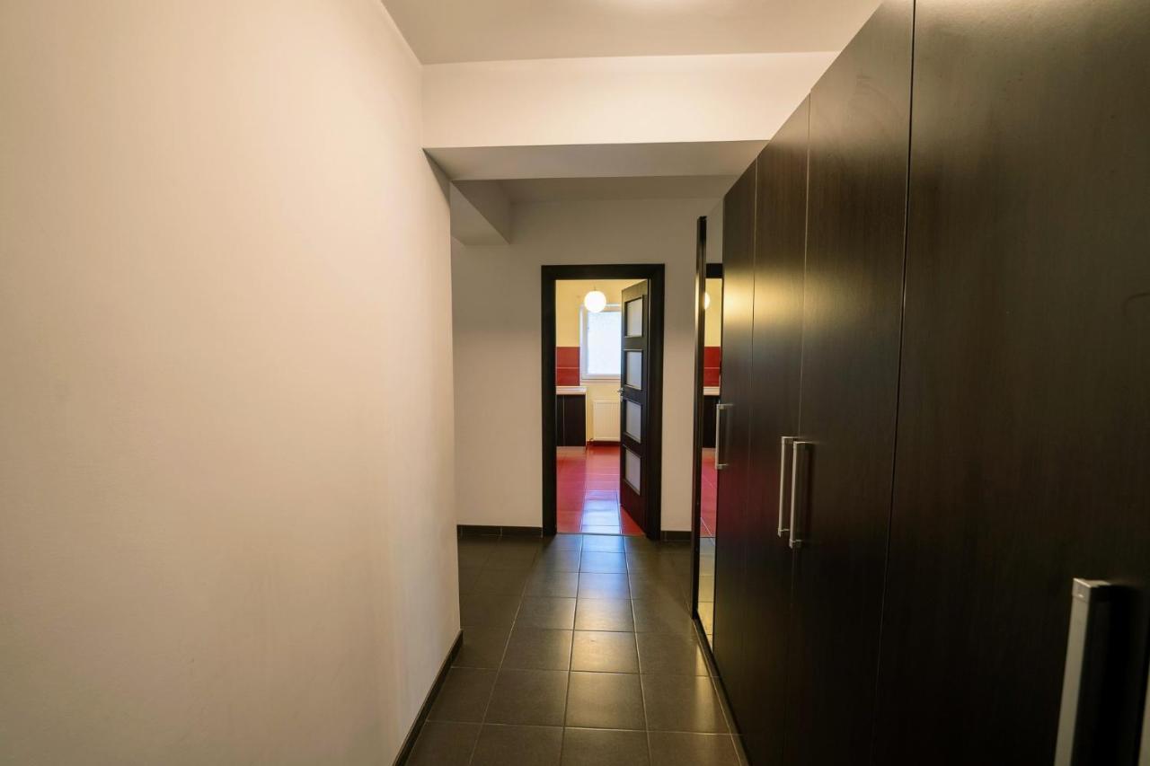 Quiet 3-Room Apt - 2 Parking Spaces - 5 Min Bus Floresti  Ngoại thất bức ảnh